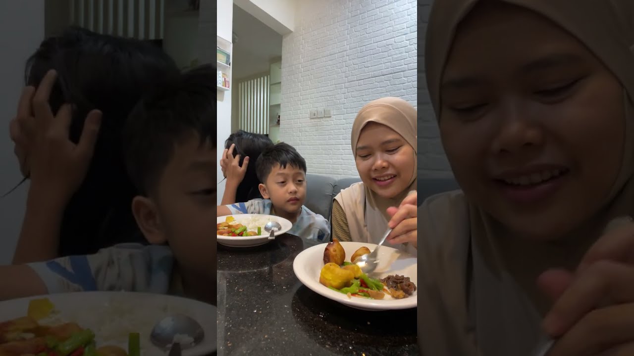 Senja Firsta sedang live sekarang!