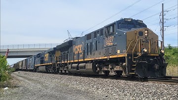 ( Short Video ) CSX Freight M566 - ET44AH #3327 & New YN3c ES40DC #5405 - Mentor Ohio in May 2024