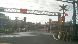 [1110708]新北市樹林區俊英街平交道 5871C次郵輪式列車
