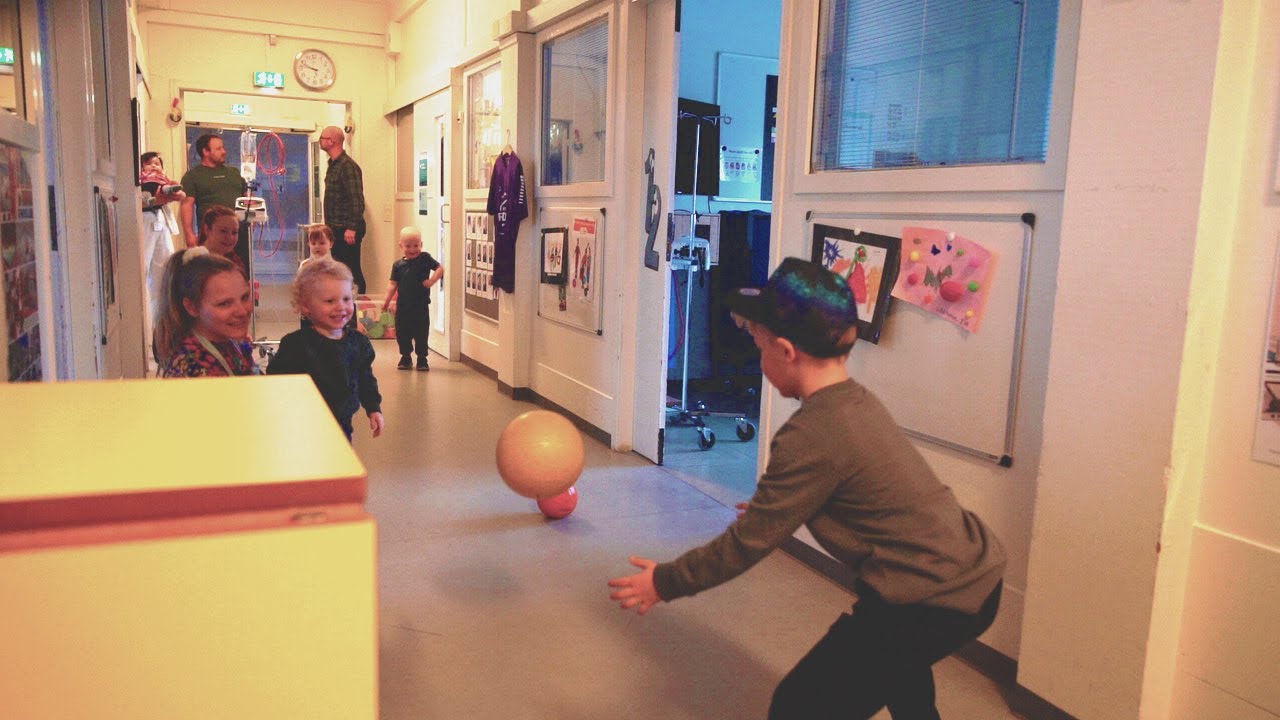 Legeheltene bringer smilet frem på de langtidsindlagte børn og deres familier