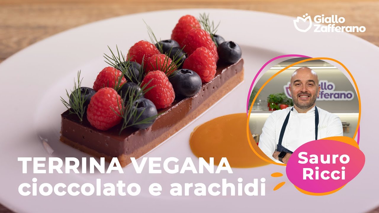 Terrina Vegana al Cioccolato e Arachidi con Frutti di Bosco