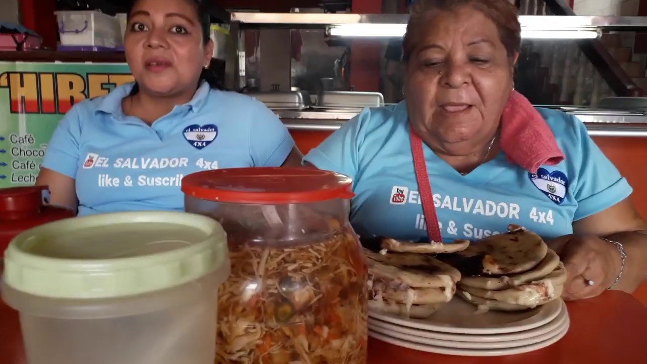 DESAYUNANDO RICAS PUPUSAS EN EL MERCADO DE ARMENIA El salvador 4x4
