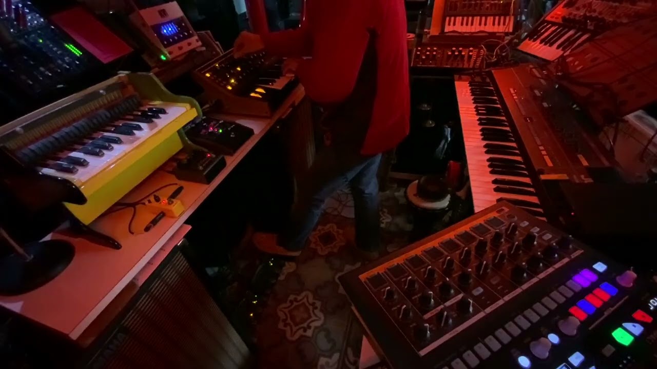 38 Min. Live-Composed Electronic Music | Heart Felt Synth Creation: Vol. 25, 👁️ ❤️ 🎸 