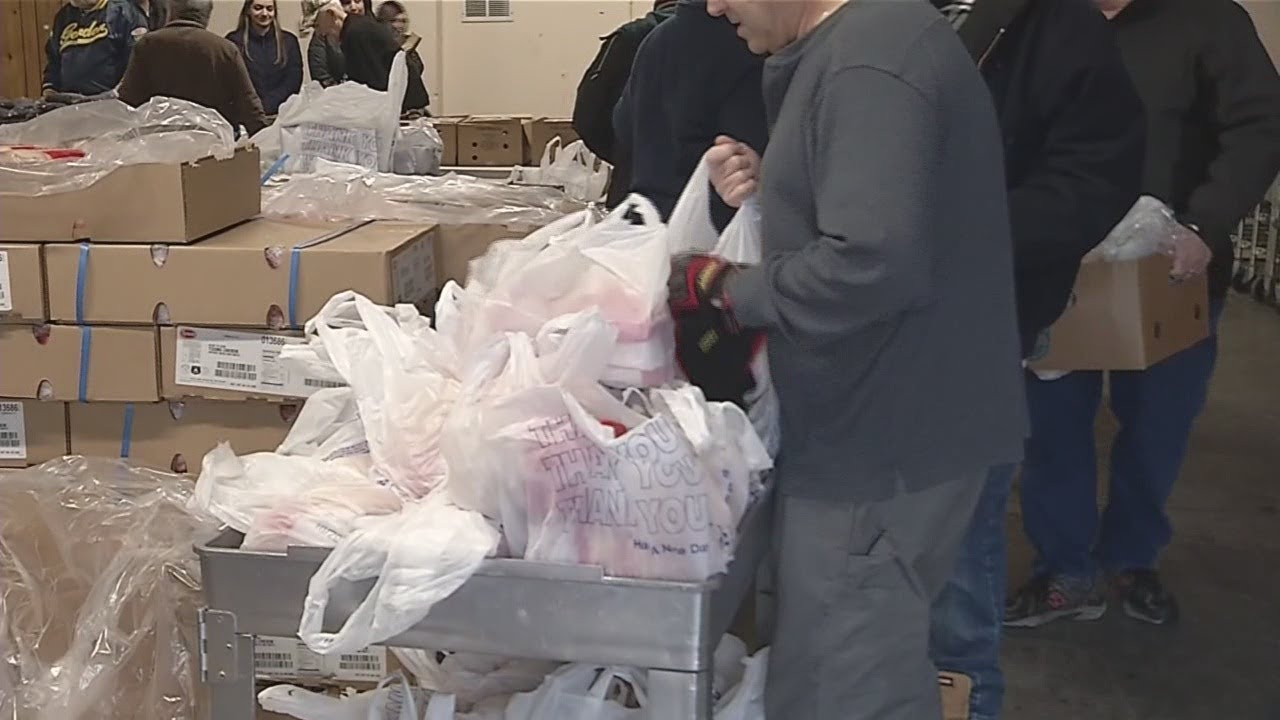 Food pantry donations - YouTube