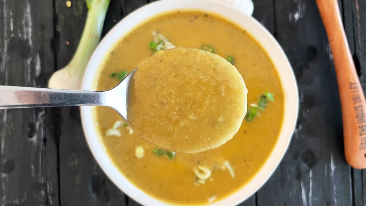 गाजर और मूंग दाल का सूप (Carrot and Moong Dal Soup, Heart-friendly) by Tarla Dalal