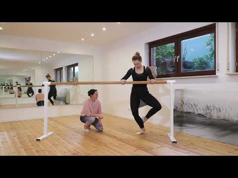 Ballet Tutorial with Katharina - Pas de bourree