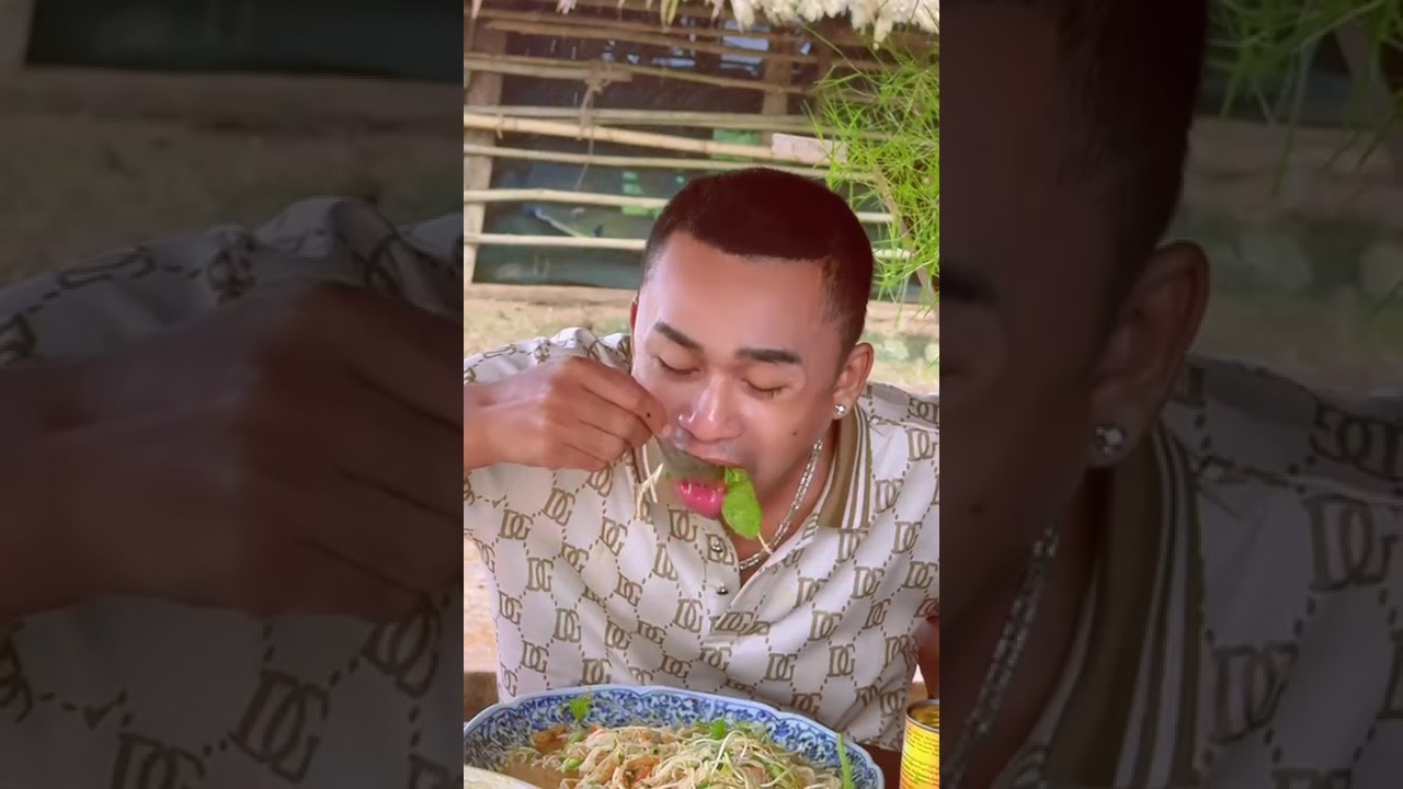 ဒီနေ့က မုန့်ဟင်းခါးလေး စားချင်လာလို့ မုန့်ဟင်းခါးလေး လုပ်စားဖြစ်တာပါ 🥰စားကြပါဦးနော် ☺️