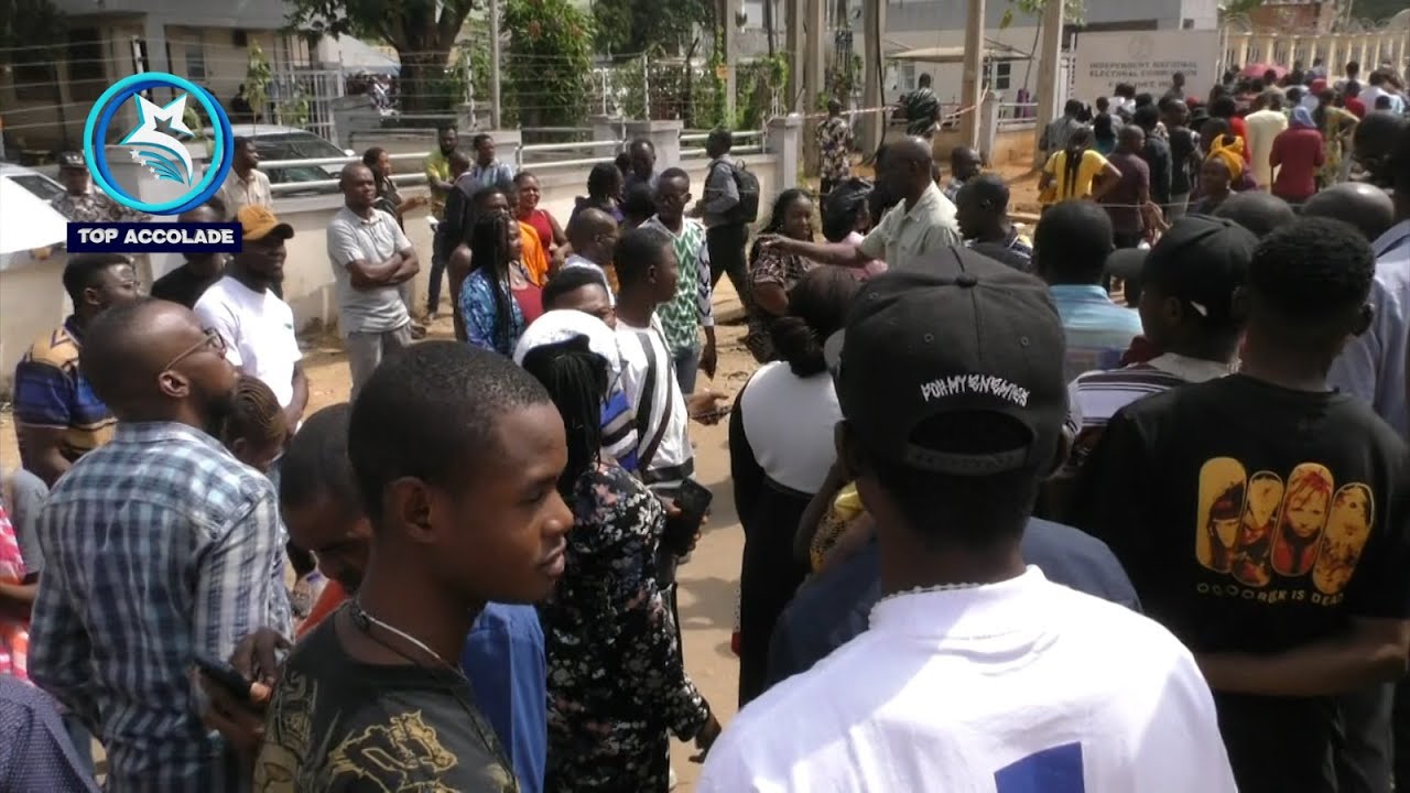 NIGERIANS WAKE UP TO THE HARSH REALITY OF CHAIN-LIKE REJECTION OF OLD NAIRA BILLS|TOP NEWS