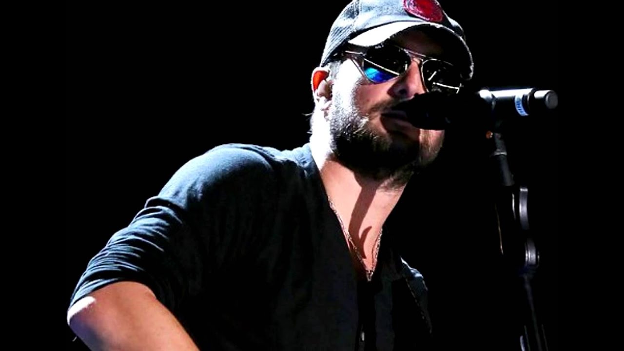Eric Church Plays Surprise Solo Show After His Band Catches Stomach Flu