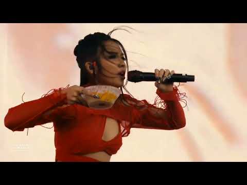 Milli eats mango sticky rice during the coachella performance