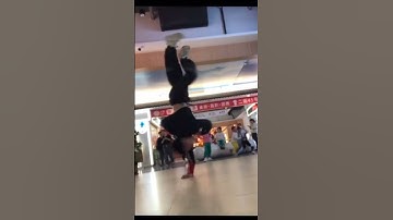 Thumbnail of Super speed No loop 2000s spin #shorts #bboy #powermoves