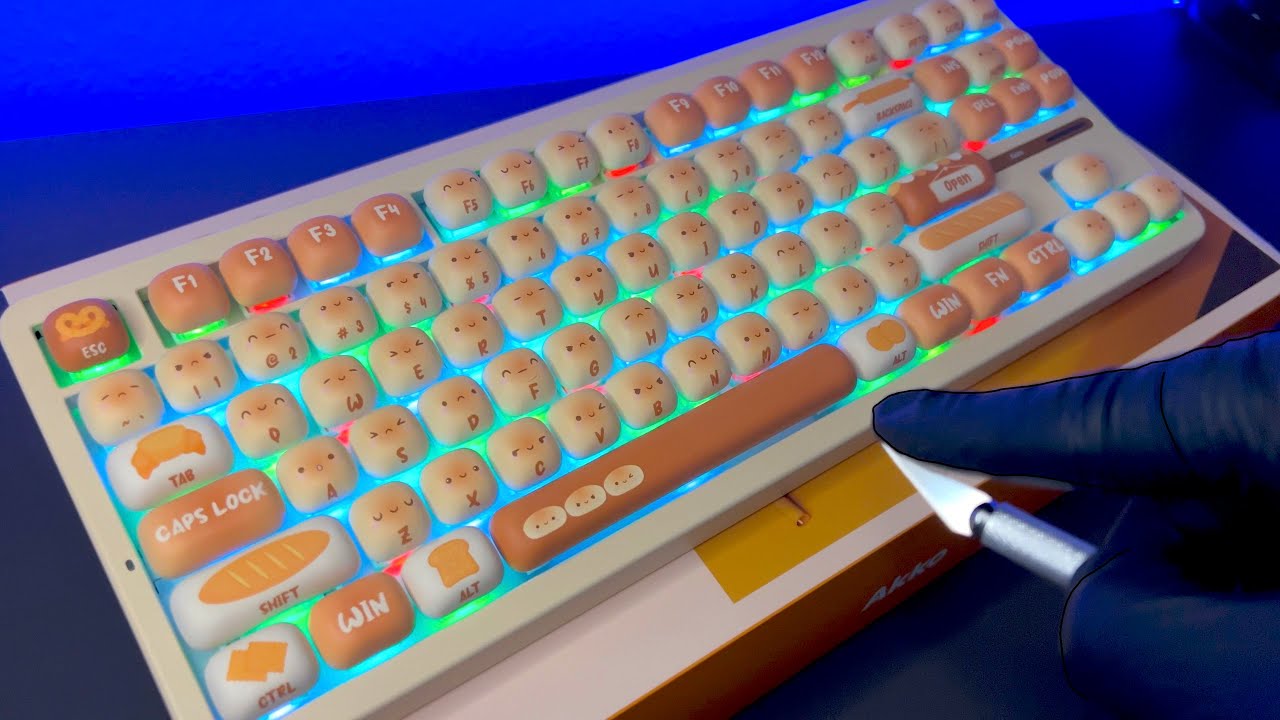 Unboxing Akko’s Bread Keyboard! (So YOU Dont Have To)