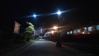 ขบวนรถเร็วที่ 142 กำลังวิ่งผ่านสถานีท่าช้าง GEA.4531 - 22 ธ.ค. 61