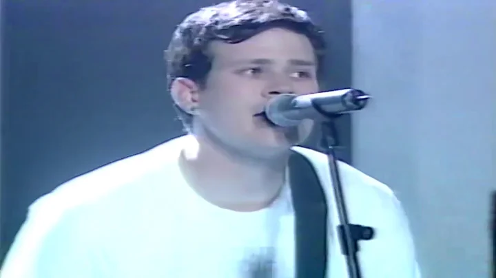 Blink 182 - All The Small Things (TOTP) 2000