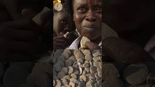 मिट्टी की रोटी खाता है पूरा गांव | Mud Cookies In Haiti 😲 🤯 #shorts #youtubeshorts