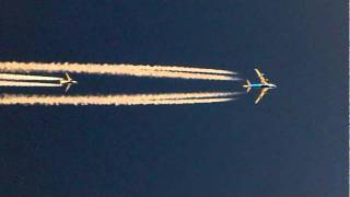 Boeing 747 overtaking a Boeing 737 over Baghdad