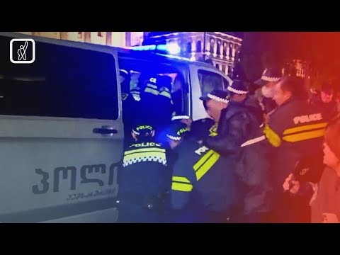 არა რუსულ კანონს! — დაკავებები გვიან ღამით