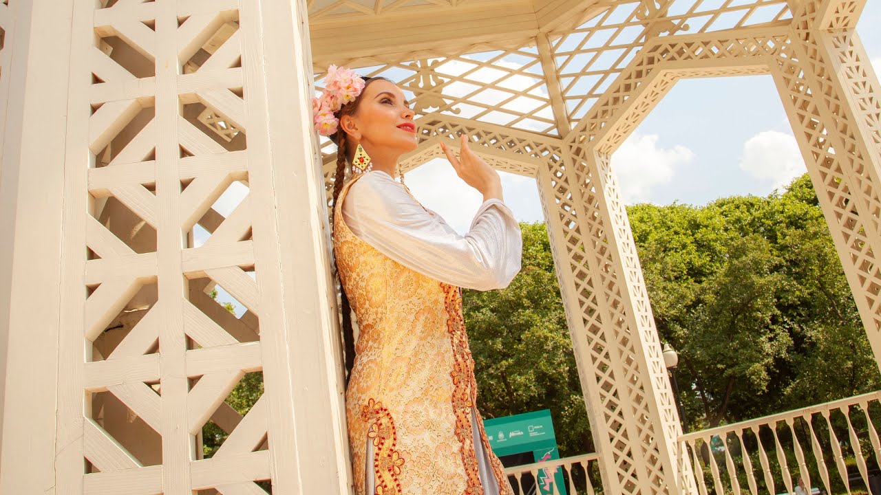 Урок узбекского танца, украшающие движения. Uzbek dance.