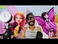 Drakulaura ile en sevilen bölümleri izle! Monster High bebekleri.