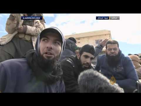 خاص الجزيرة | الصور الأولى للجنود اللبنانيين قبل إطلاق سراحهم في عرسال