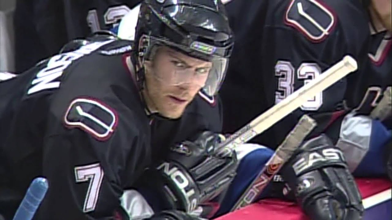 Jarome Iginla jerseys remain big part of scene at Saddledome