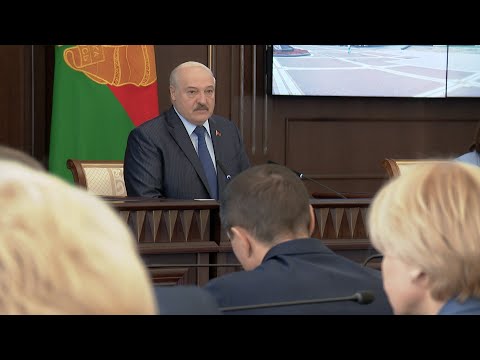 Лукашенко: Смотрите, с огнём, ребята, играете!