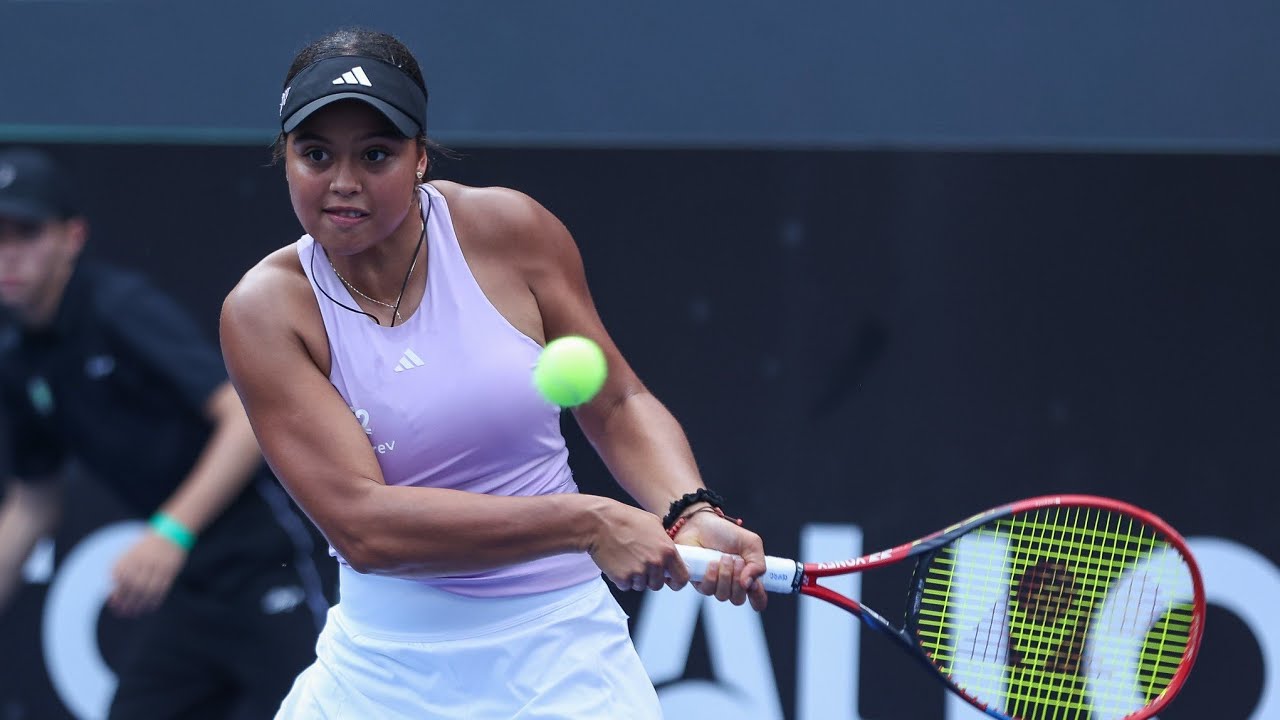 Nauhany Silva vence Carol Meligeni Alves e conquista 1ª vitória em nível WTA aos 15 anos