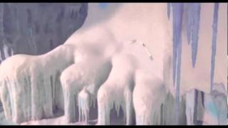Pixie Preview - Warm fairy Tink Experiences the joys of ice