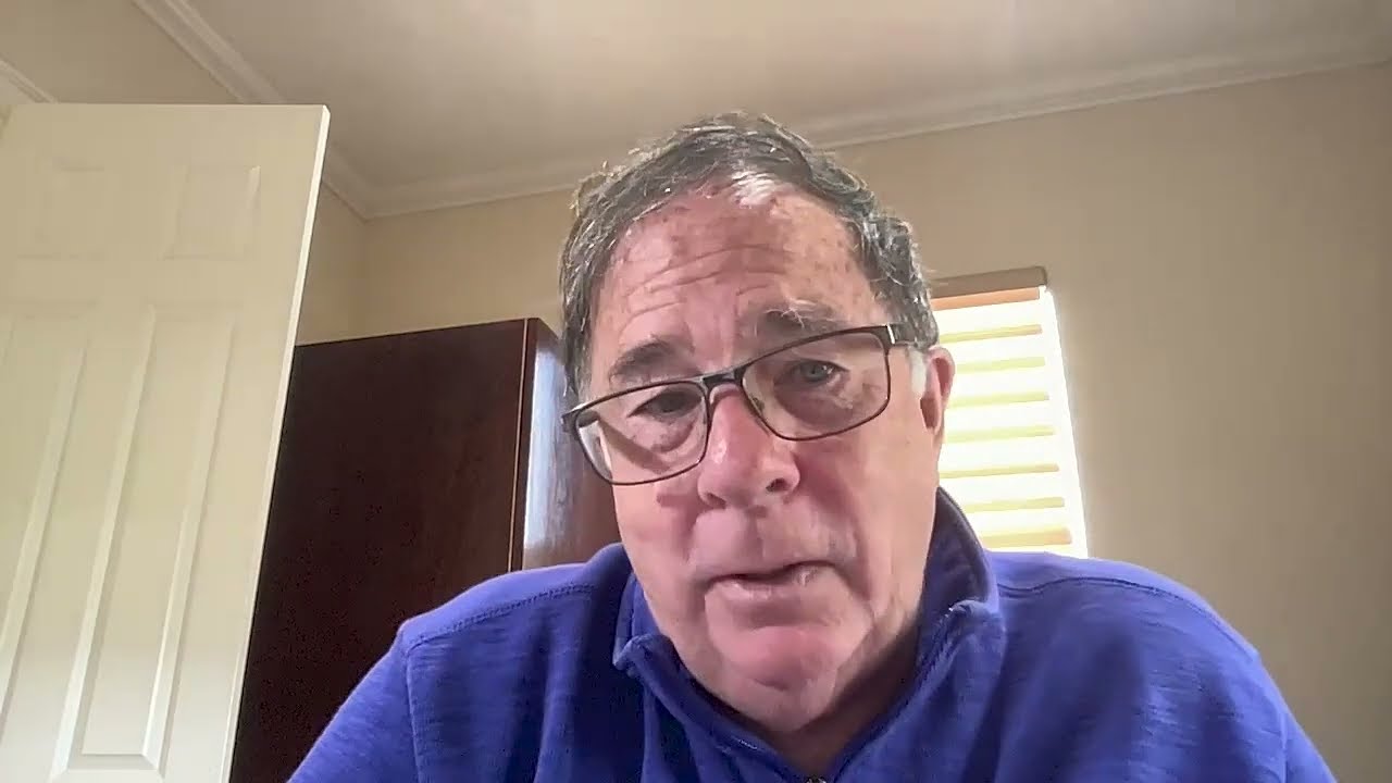 Episode 10 - Harnessing the Power of Bacteriophages With Dr Robert Schooley