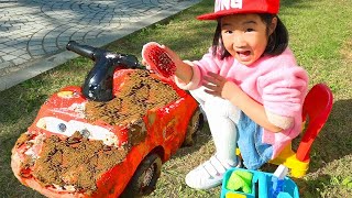 बोराम खिलौना कारों के साथ खेलते हैं - बच्चों के लिए संकलन वीडिय