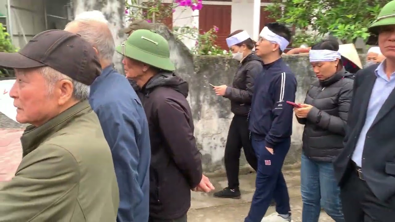  lễ đưa tang cụ Đinh Công Thúy về nơi an nghỉ cuối cùng tại nghĩa trang quê nhà Ma Quân ,thônNhuộng 