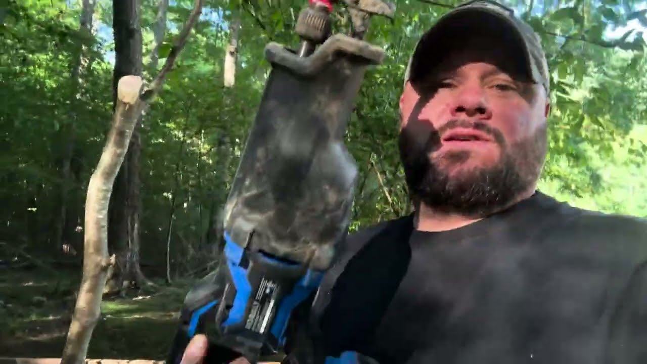 Это отлично помогает мне расчищать стрелковые пути перед началом охотничьего сезона!