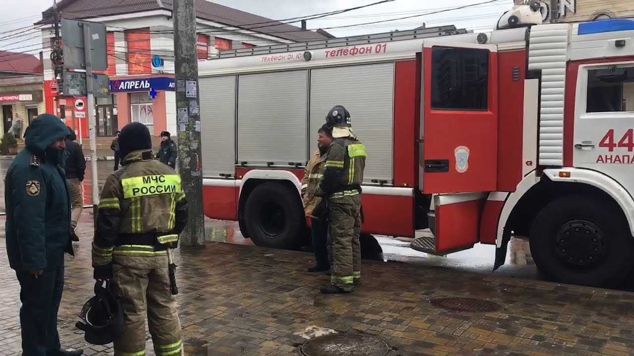 Анапа эвакуировали машину