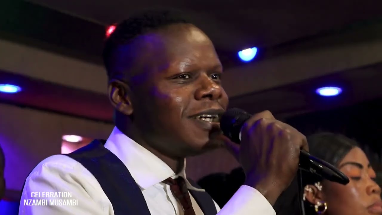 Delphin mukendi a mis le feu dans le concert de la sœur Solange nseya