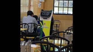 Teruja Di Restoran Maju Ahmad SU Ada Robot Penghantar Makanan Yang Sentiasa Berzikir Asmaul Husna.