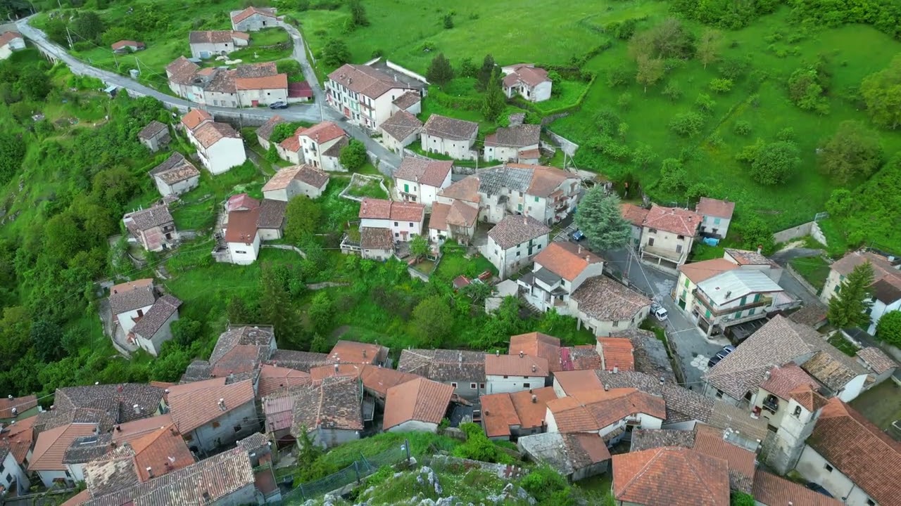 6 Giugno 2023 Piccolo borgo quasi abbandonato: Tremonti (Tagliacozzo) AQ