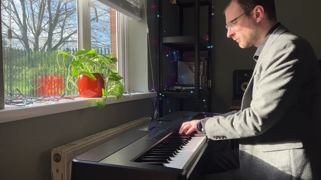 Somewhere Over The Rainbow (Solo Piano)