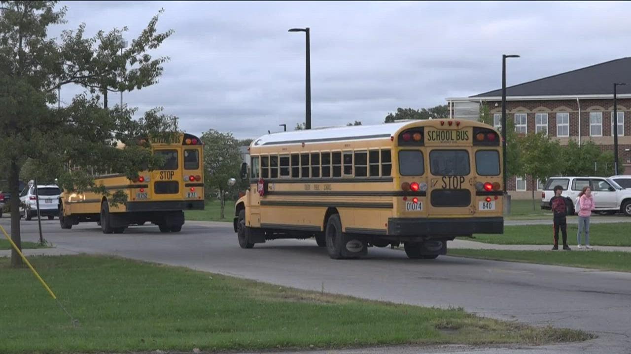 man-dies-in-car-in-school-parking-lot-wtol-11-youtube