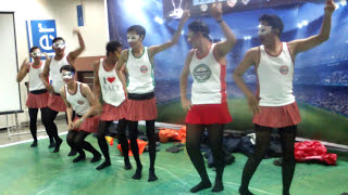 Banci show digrebek satpam