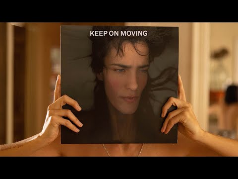 Hen Yanni - Keep on moving (Lyrics Video)