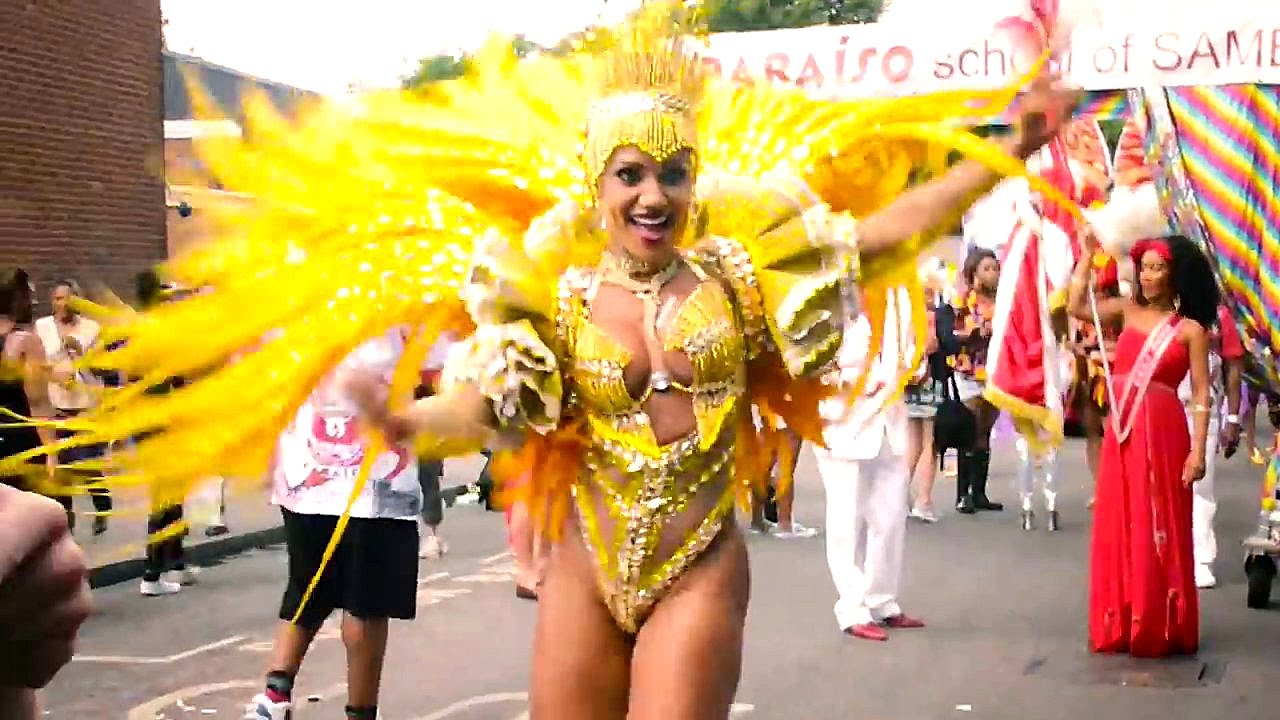 street musicians in italy Dancing Girls Notting Hill Carnival 2016 Brazilian Samba Dancer Street Performers