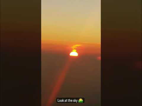 شروق الشمس من الطائرة