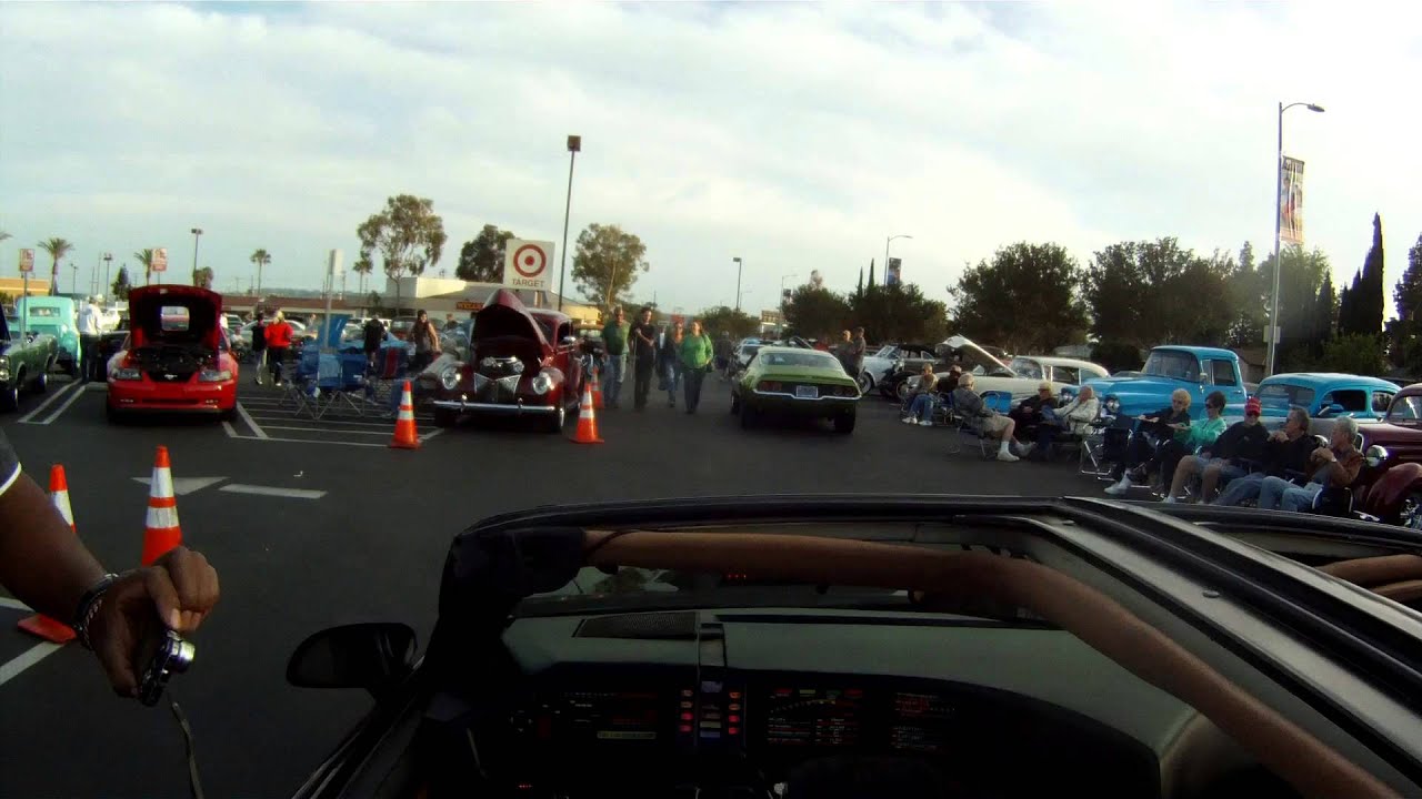 KITT Cruising at Bob's Big Boy, Northridge YouTube