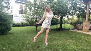 Meurs Dance Outside In White