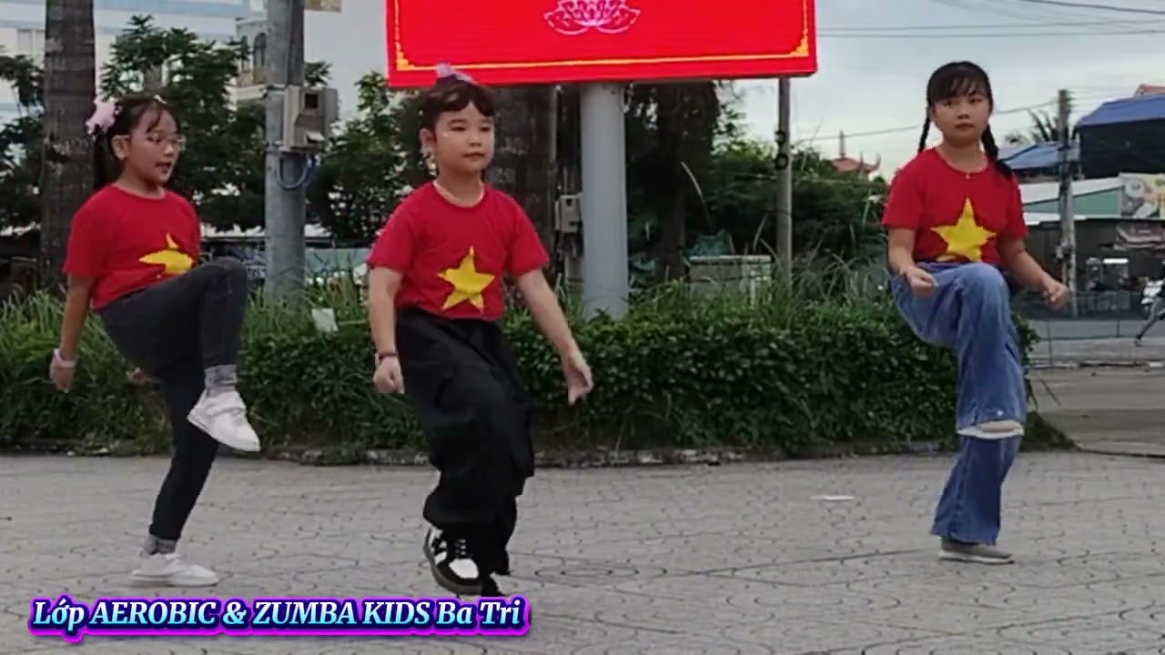 Em bé Việt Nam. Aerobic Ba Tri
