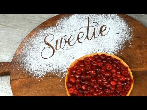 How to Make Powdered Sugar Stencils || KIN DIY