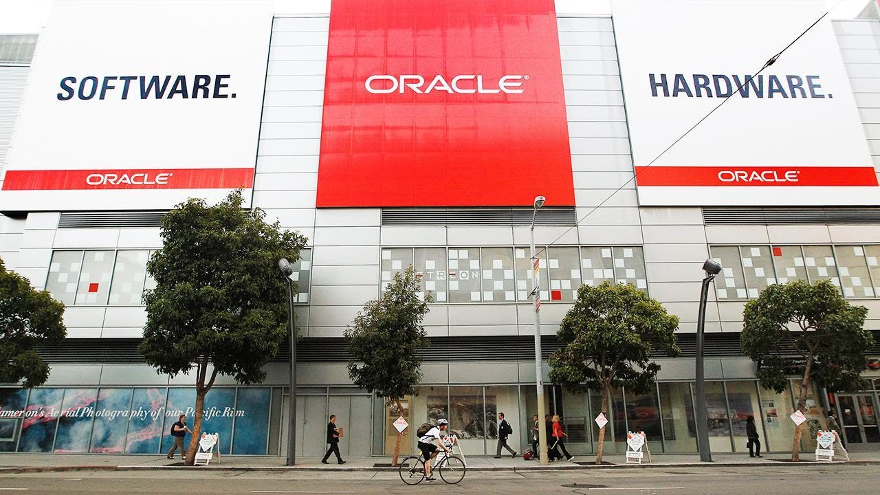 Former Oracle Employee Sues the Company, Shares Decline