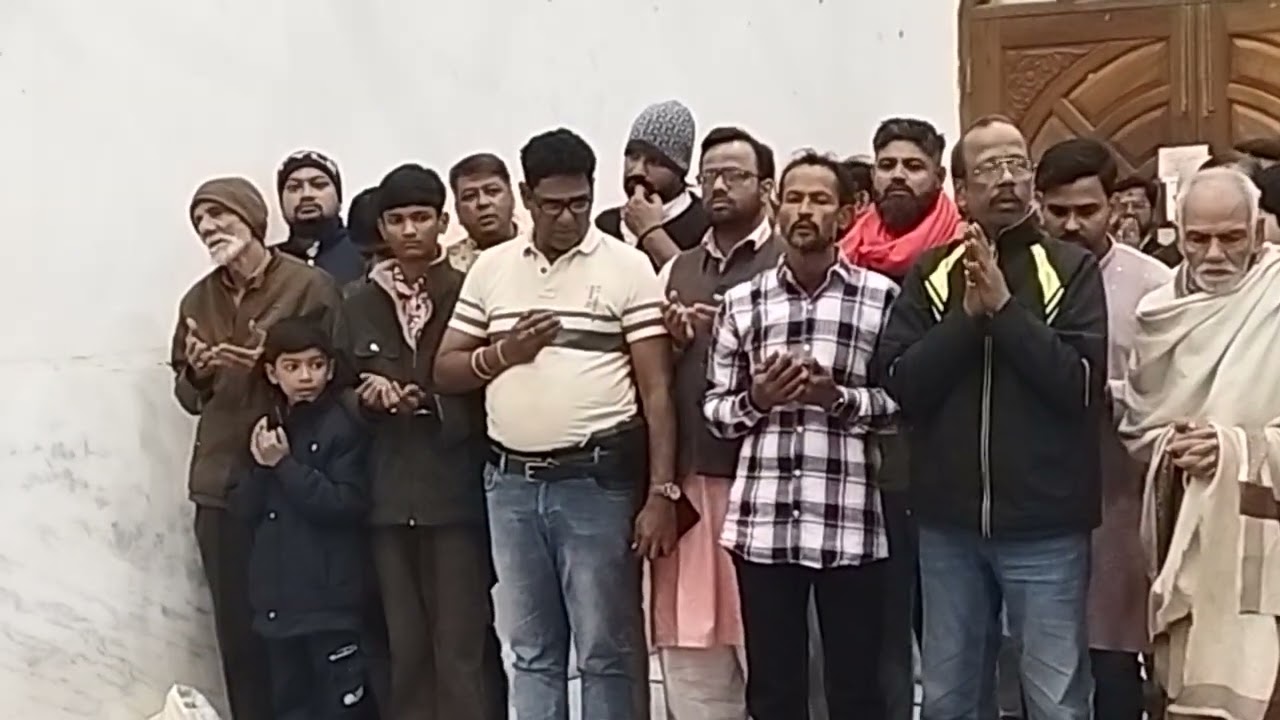 Shabe 13 rajab jashne wiladat maula ali as basravi masjid Kolkata me nazre maula ka daster khan huwa