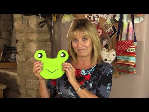 Felt character face coin purse tutorial by Debbie Shore - YouTube