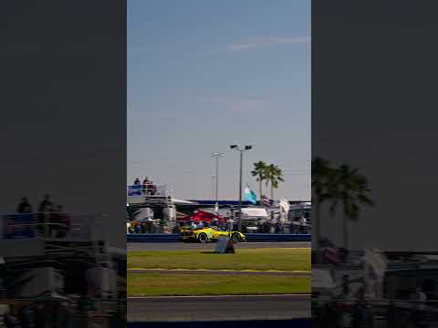 Watching the #Daytona24 action in slow motion 